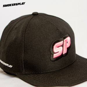 Gorra Print Negro Fondo Rosa